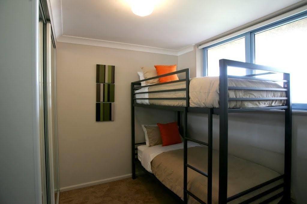 Newcastle Short Stay Accommodation - Sandbar Newcastle Beach Екстериор снимка