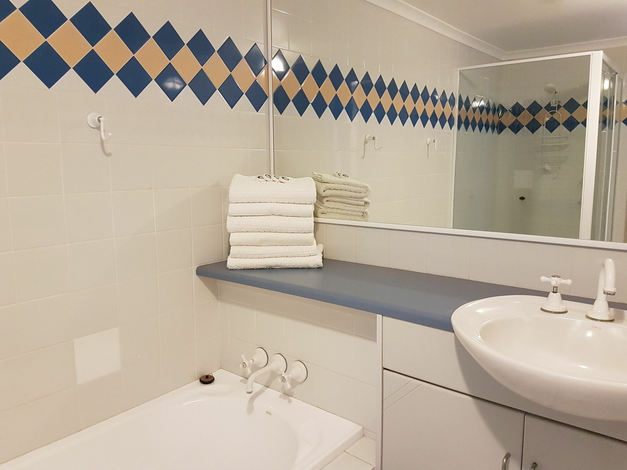 Newcastle Short Stay Accommodation - Sandbar Newcastle Beach Екстериор снимка
